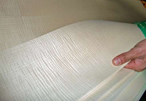 Photo 3: This veneer is fine and exclusive. Photo: IFN/Furnierwerk Wehmeyer
